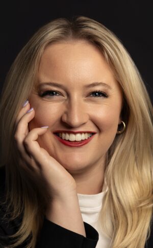 Ashley_Fell-Headshot-450X450